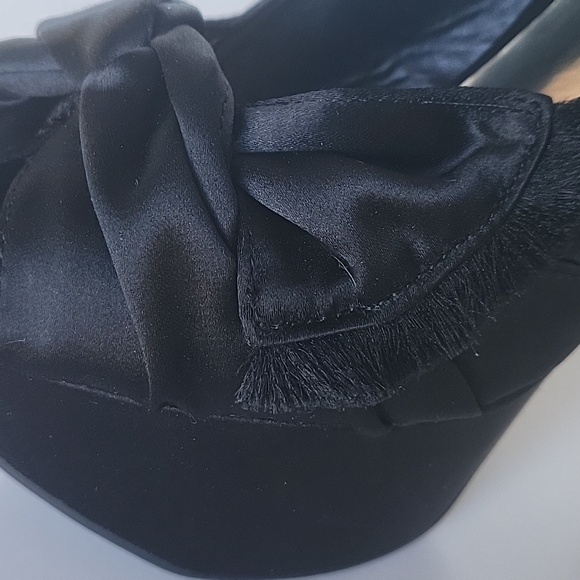 Fergie Black Platform Heel Bow Accent Peep Toe Slingback Size 8.5 Women's - Picture 11 of 13